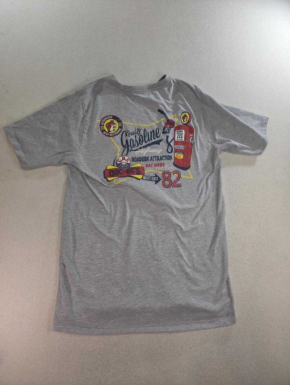 Buc-ee's Shirt Mens M Gray Food & Gasoline Highway 82 Gas Station